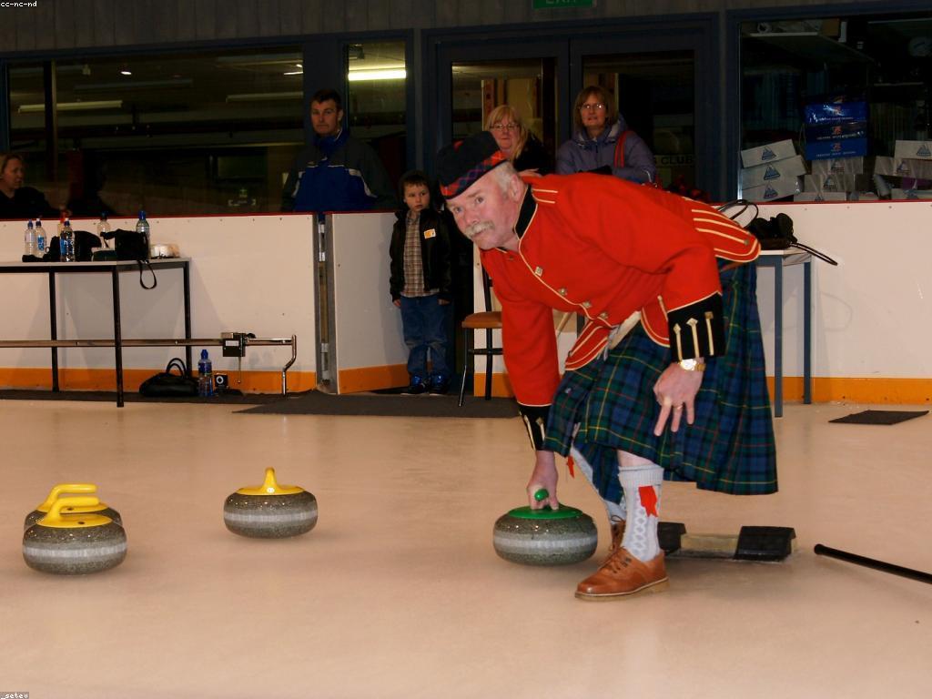 ការប្រកួត: អ្វីទៅនិងមុខងារនៃការប្រកួតនៅក្នុងសង្គម